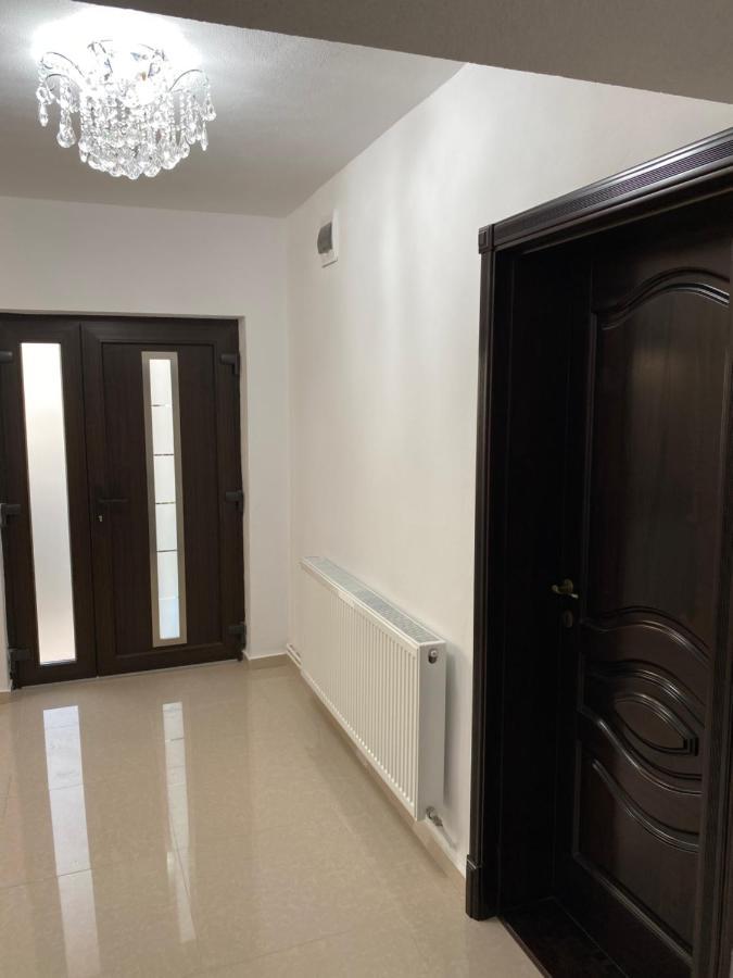 Villa Casa Casy Oradea Exterior foto