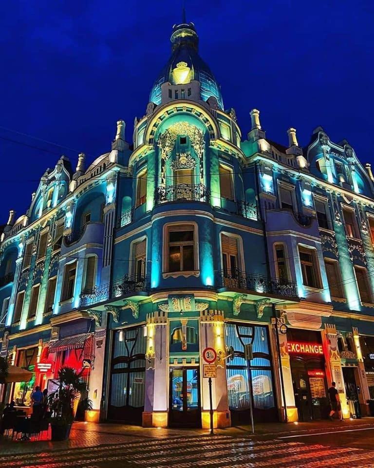 Villa Casa Casy Oradea Exterior foto